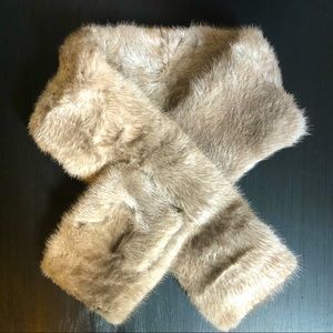 Yoonjin Mink Fur Collar